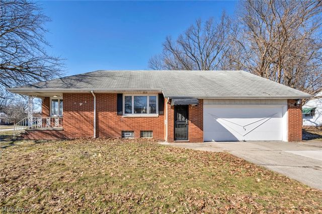 25641 Glenbrook Boulevard, Euclid, OH 44117