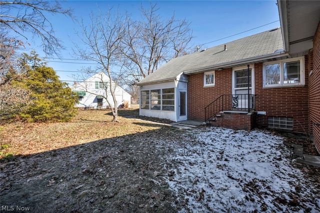 25641 Glenbrook Boulevard, Euclid, OH 44117