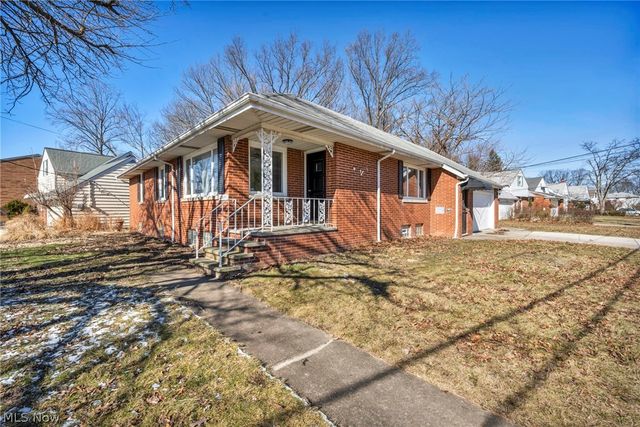 25641 Glenbrook Boulevard, Euclid, OH 44117