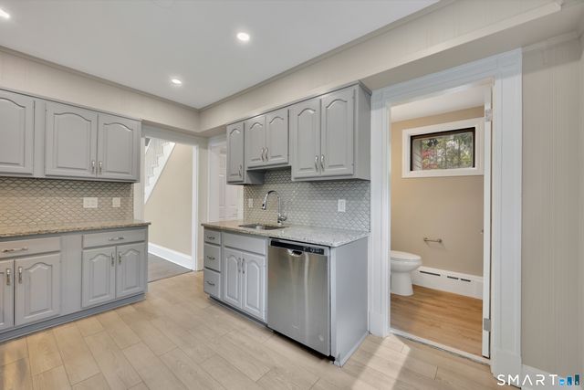 135 Greenwood Avenue, Waterbury, CT 06704