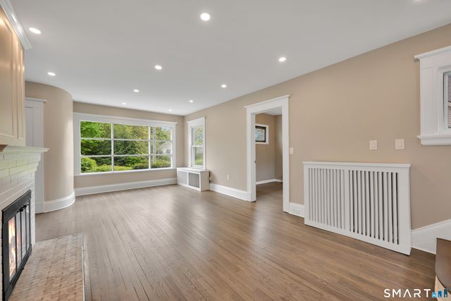 135 Greenwood Avenue, Waterbury, CT 06704