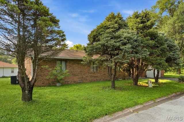 230 Bruce Drive, Cahokia, IL 62206