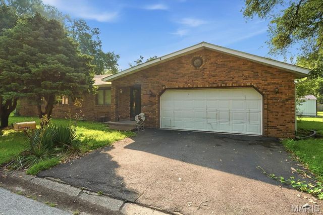 230 Bruce Drive, Cahokia, IL 62206