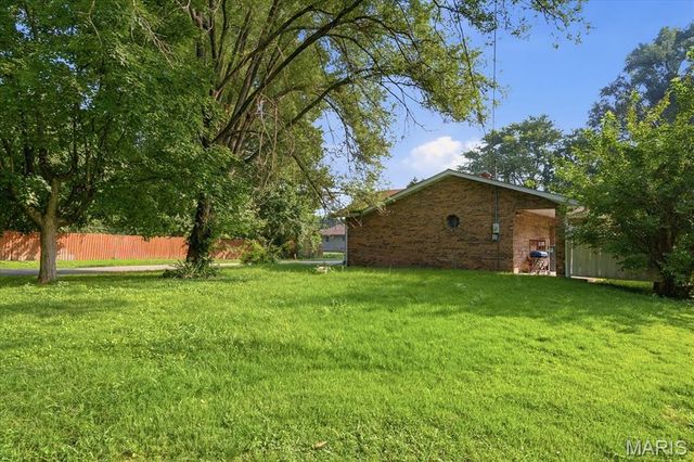 230 Bruce Drive, Cahokia, IL 62206