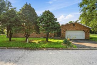 230 Bruce Drive, Cahokia, IL 62206