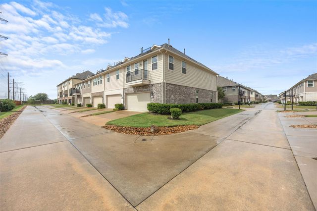 18223 Crystal Knoll Drive, Cypress, TX 77433