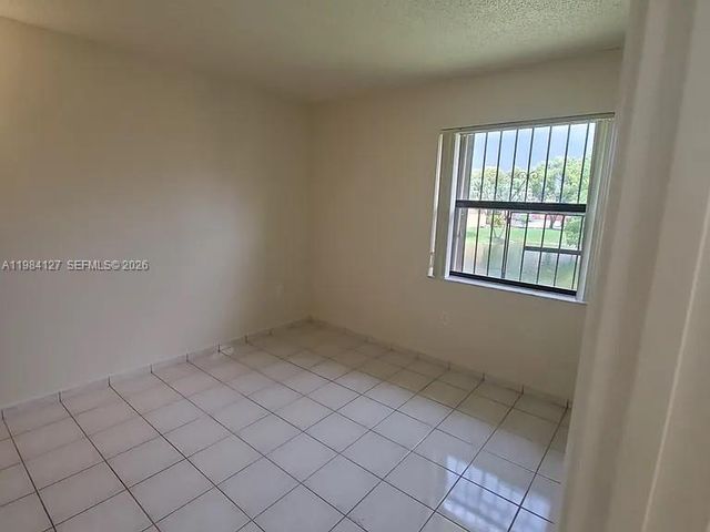 10885 NW 7th St 21-33, Miami, FL 33172
