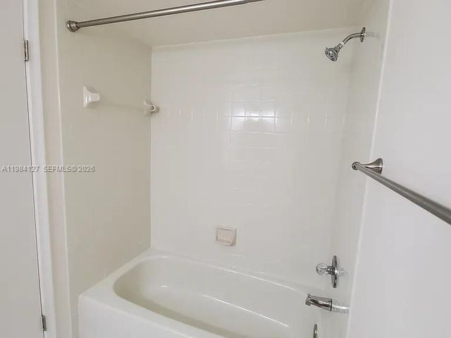 10885 NW 7th St 21-33, Miami, FL 33172