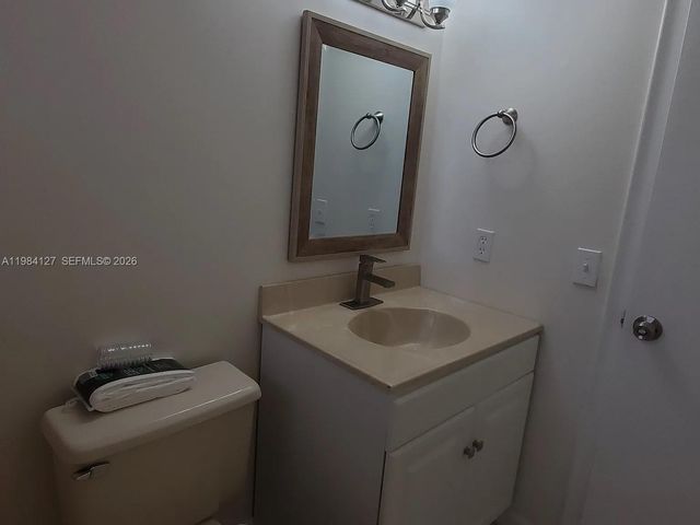 10885 NW 7th St 21-33, Miami, FL 33172