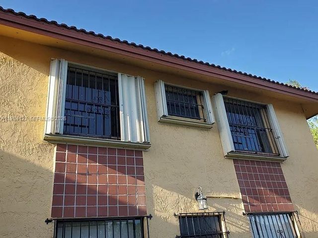 10885 NW 7th St 21-33, Miami, FL 33172