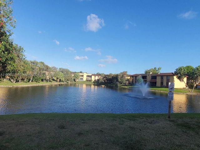 10885 NW 7th St 21-33, Miami, FL 33172