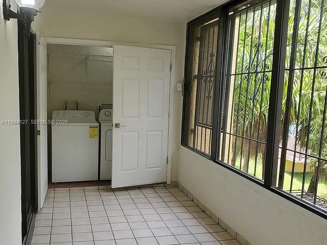 10885 NW 7th St 21-33, Miami, FL 33172