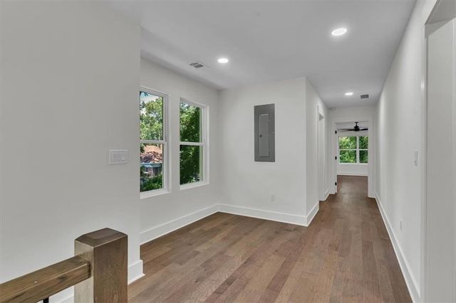 299 Flowers Place NW, Atlanta, GA 30314