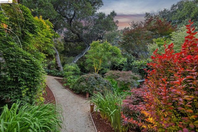51 Glen Alpine Rd, Piedmont, CA 94611
