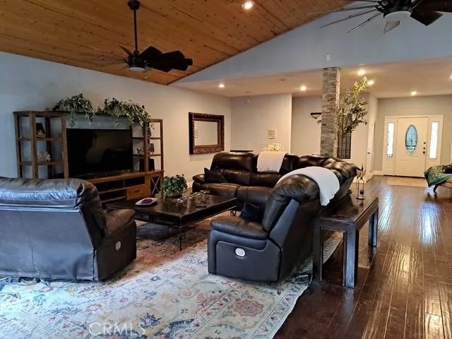 1613 Lassen Way, Pine Mountain Club, CA 93222