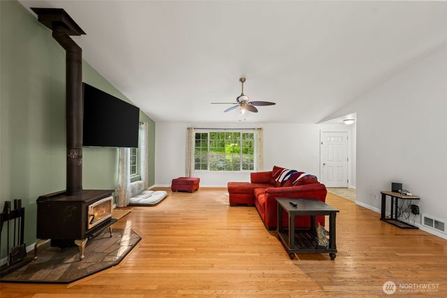 600 E Probert Road, Shelton, WA 98584