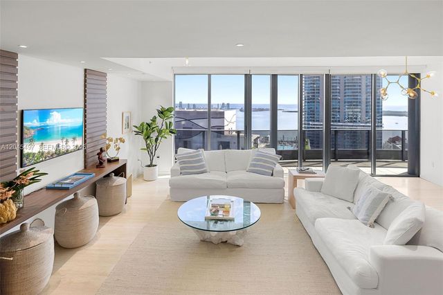 1000 Brickell Plz PH5403, Miami, FL 33131
