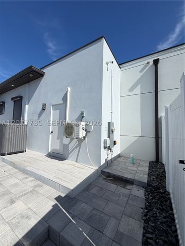 910 NW 38th AVE, Cape Coral, FL 33993