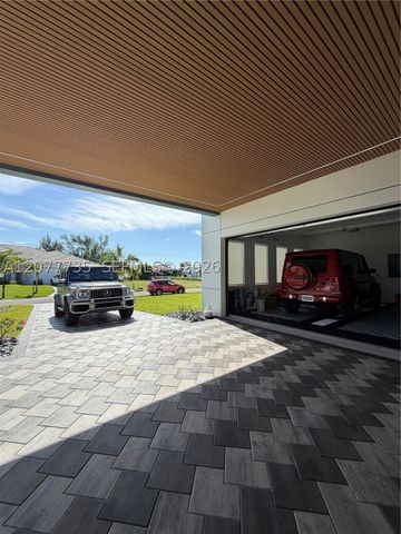 910 NW 38th AVE, Cape Coral, FL 33993