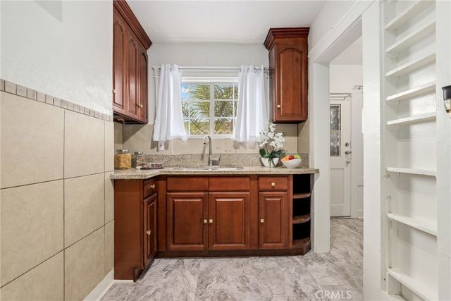 1159 W 54th Street, Los Angeles, CA 90037