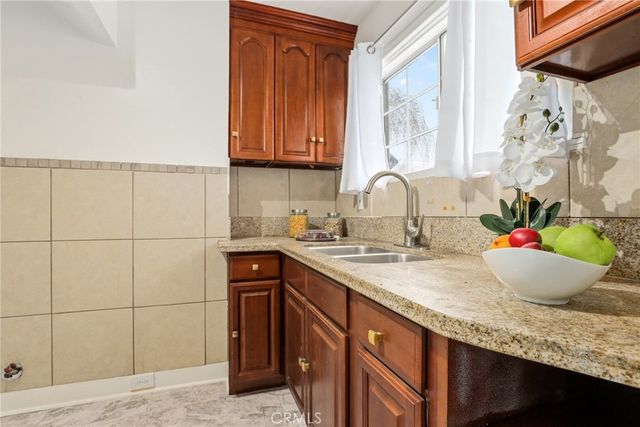 1159 W 54th Street, Los Angeles, CA 90037