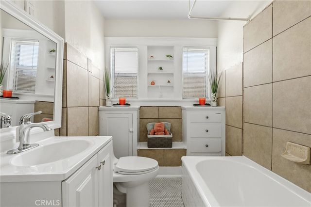 1159 W 54th Street, Los Angeles, CA 90037