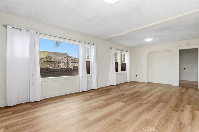 1159 W 54th Street, Los Angeles, CA 90037