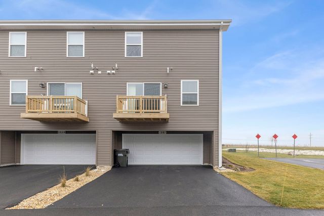 1561 Sequoia Way, Pingree Grove, IL 60140