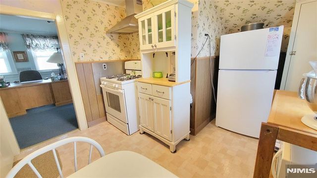 29 Magnolia Avenue, Kearny, NJ 07032