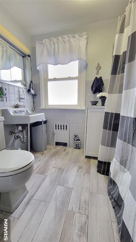 29 Magnolia Avenue, Kearny, NJ 07032