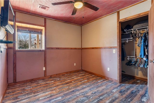 204 NE 6th Avenue, Gravette, AR 72736