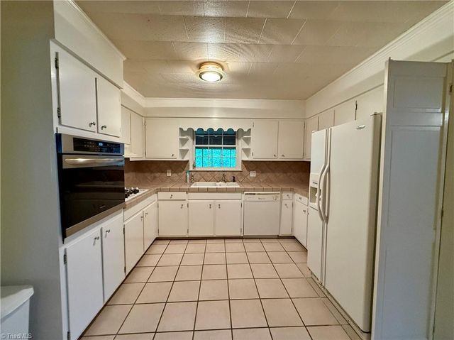 641 Nelson Lane, Millers Creek, NC 28651