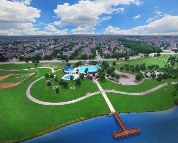 3937 Lakefield Drive, Heartland, TX 75114