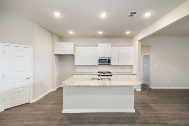 3937 Lakefield Drive, Heartland, TX 75114