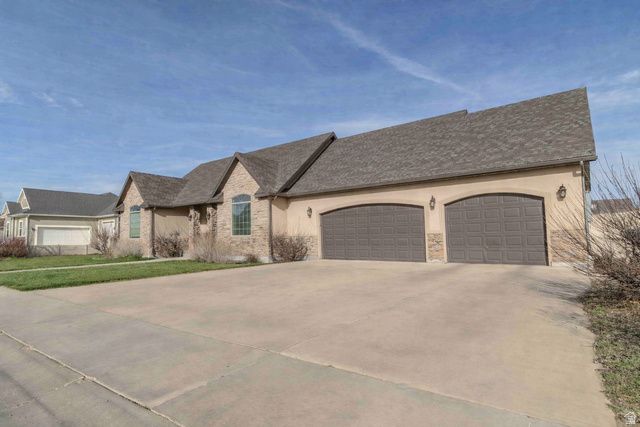 85 S CONSTITUTION DR, Roosevelt, UT 84066