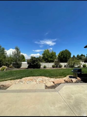85 S CONSTITUTION DR, Roosevelt, UT 84066