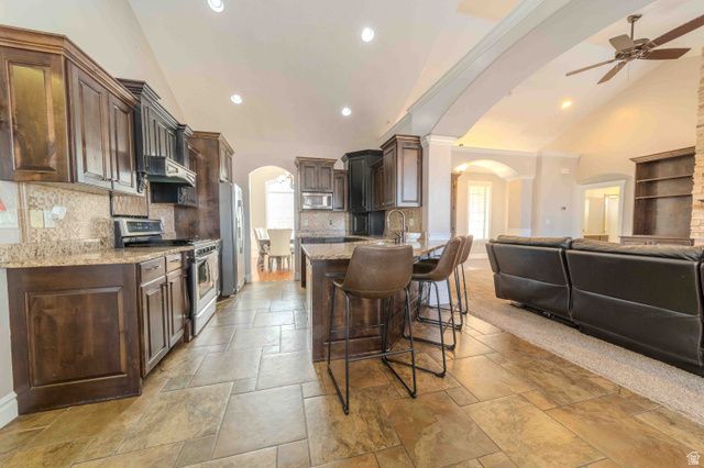 85 S CONSTITUTION DR, Roosevelt, UT 84066