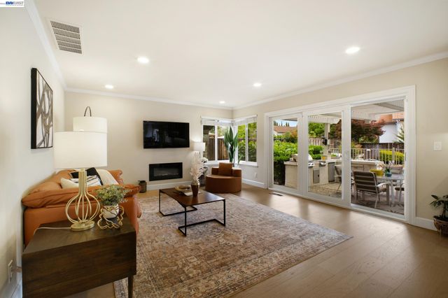 604 Lomond Cir, San Ramon, CA 94583