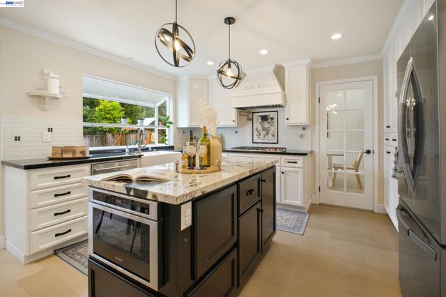 604 Lomond Cir, San Ramon, CA 94583