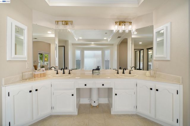 604 Lomond Cir, San Ramon, CA 94583