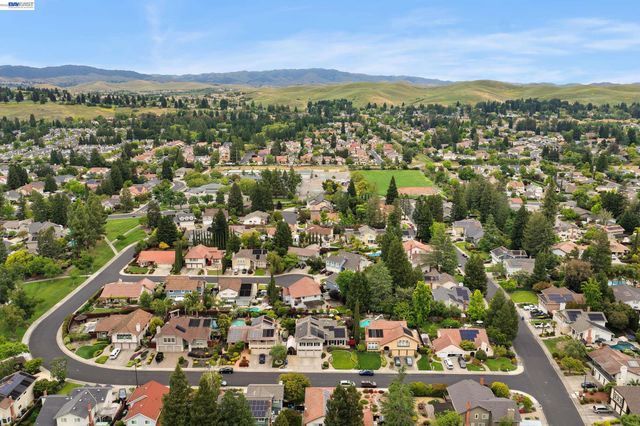 604 Lomond Cir, San Ramon, CA 94583