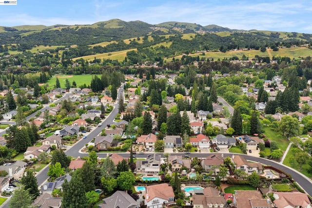 604 Lomond Cir, San Ramon, CA 94583