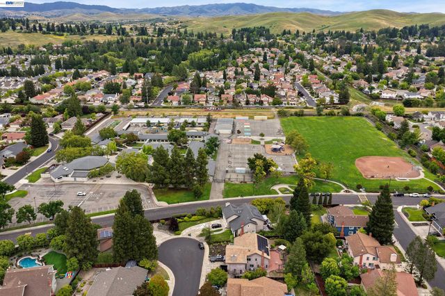 604 Lomond Cir, San Ramon, CA 94583