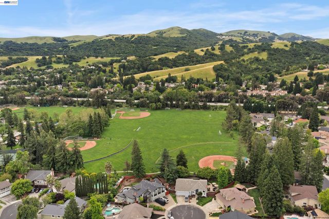 604 Lomond Cir, San Ramon, CA 94583