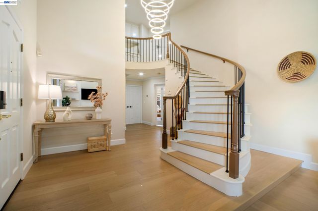 604 Lomond Cir, San Ramon, CA 94583