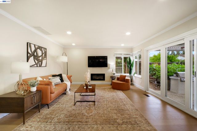 604 Lomond Cir, San Ramon, CA 94583