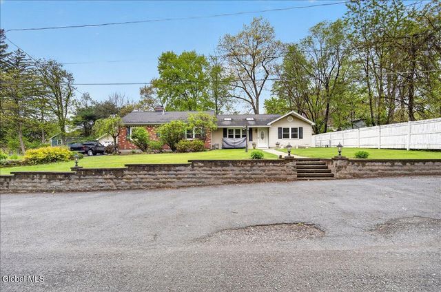 51 S Kellogg Avenue, Colonie, NY 12304