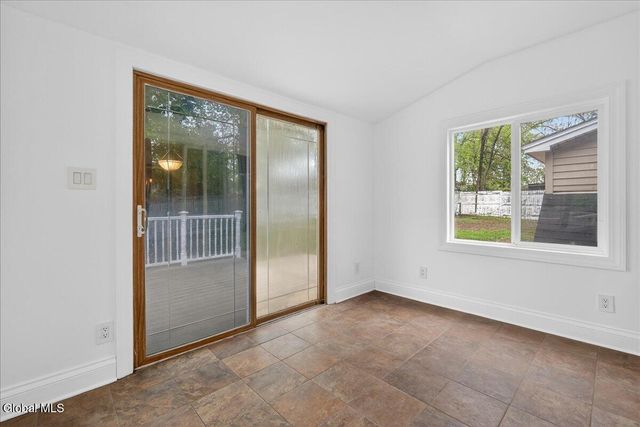51 S Kellogg Avenue, Colonie, NY 12304