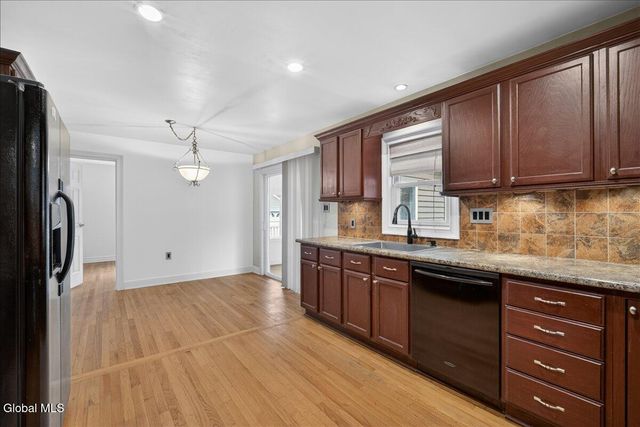 51 S Kellogg Avenue, Colonie, NY 12304