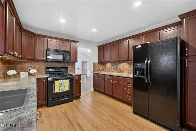 51 S Kellogg Avenue, Colonie, NY 12304